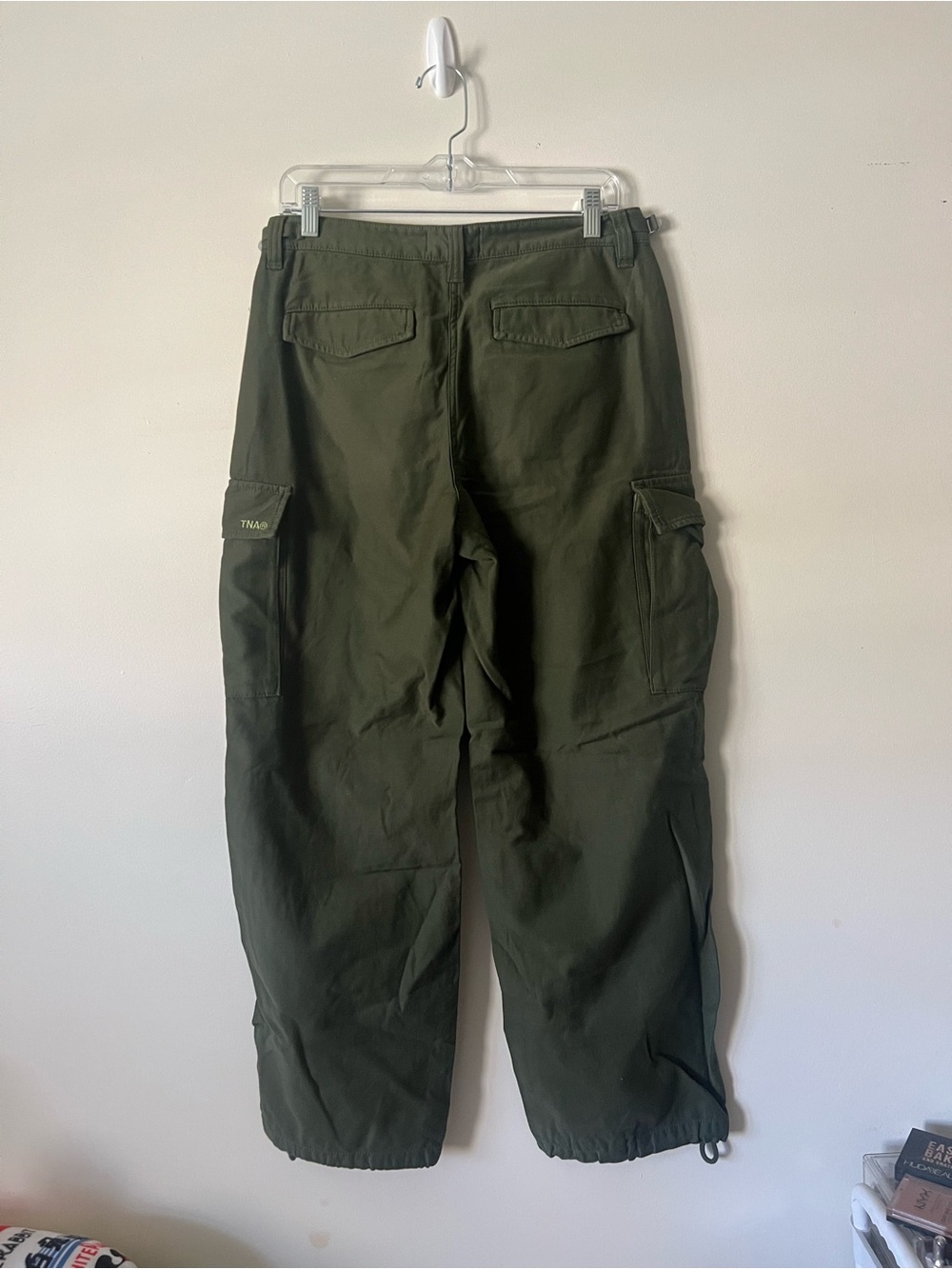 Aritzia TNA Olive Green Cargo Pants - Picture 4 of 6
